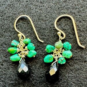 Turquoise-like stone and black bead wire pierced earrings.